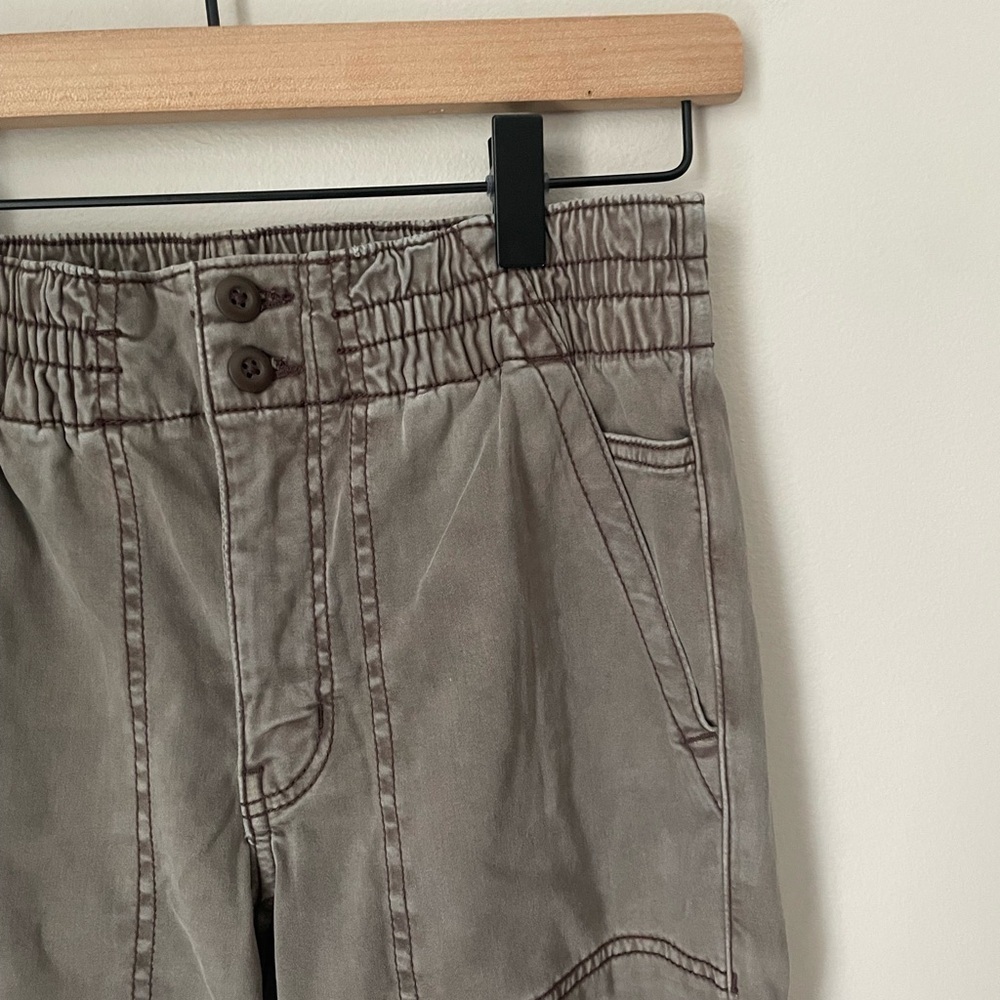 American Eagle Outfitters Lyocell Blend Cargo Pants Relaxed Fit Size 6 - Picture 2 of 9